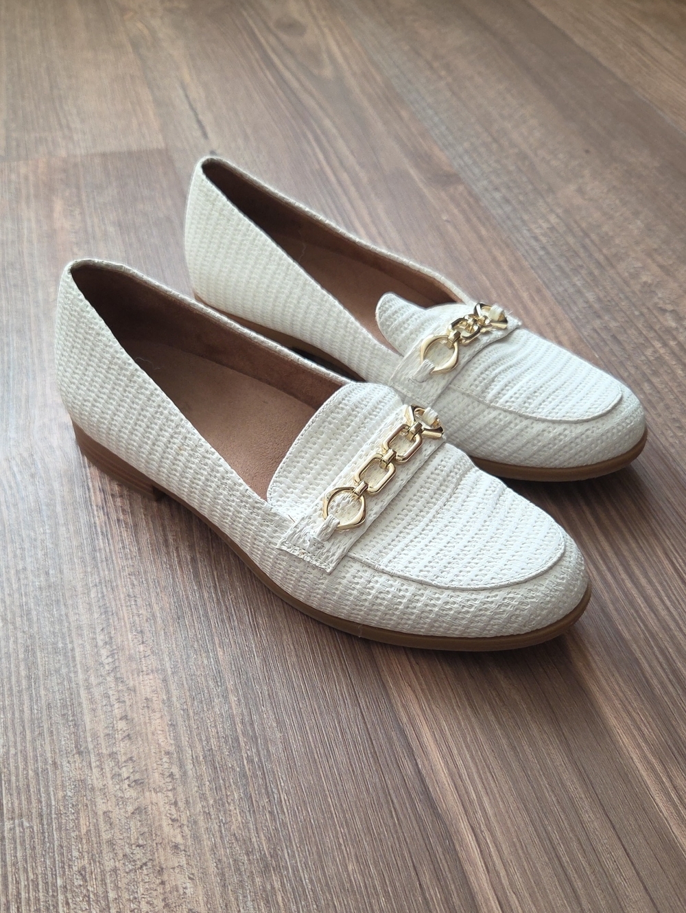 Naturalizer Mariana Cream Chain-Accent Loafers